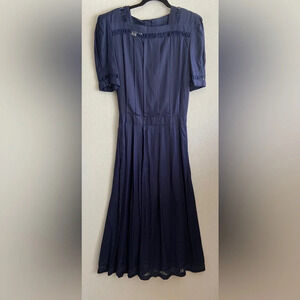 SARAH  ELIZABETH pleated navy blue maxi buttoned back closure sz 10